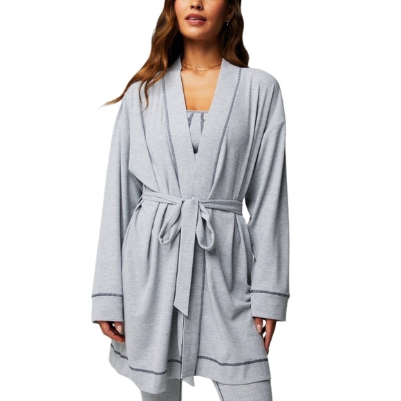 Fabletics Heather Grey Waffle Knit Belted Robe Lounge Wrap NWT Size Medium - Picture 1 of 9
